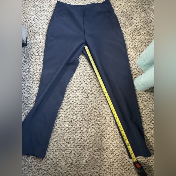 Athleta Endless High Rise Pant Textured, stretch fabric in a tapered fit navy 4 - Picture 6 of 10